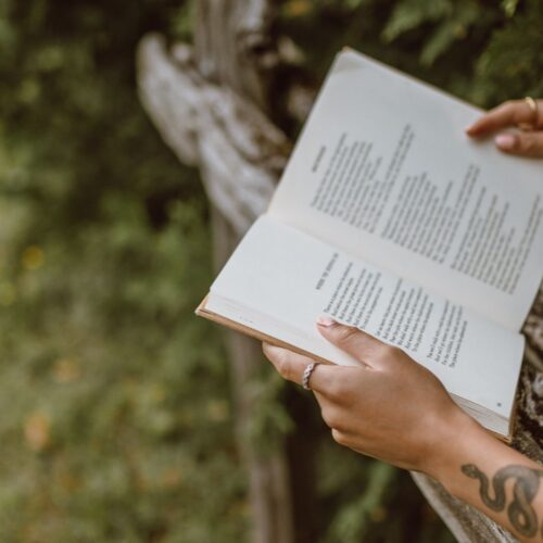4 Powerful Tips to Read More Books